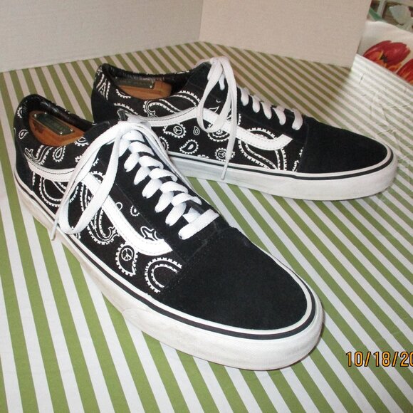 Vans Old Skool Sneakers - Picture 2 of 15